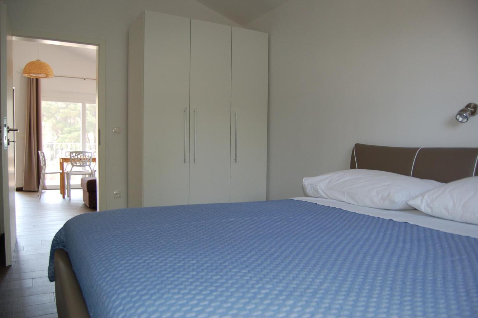 Gorgonia Suites In Verunic Экстерьер фото